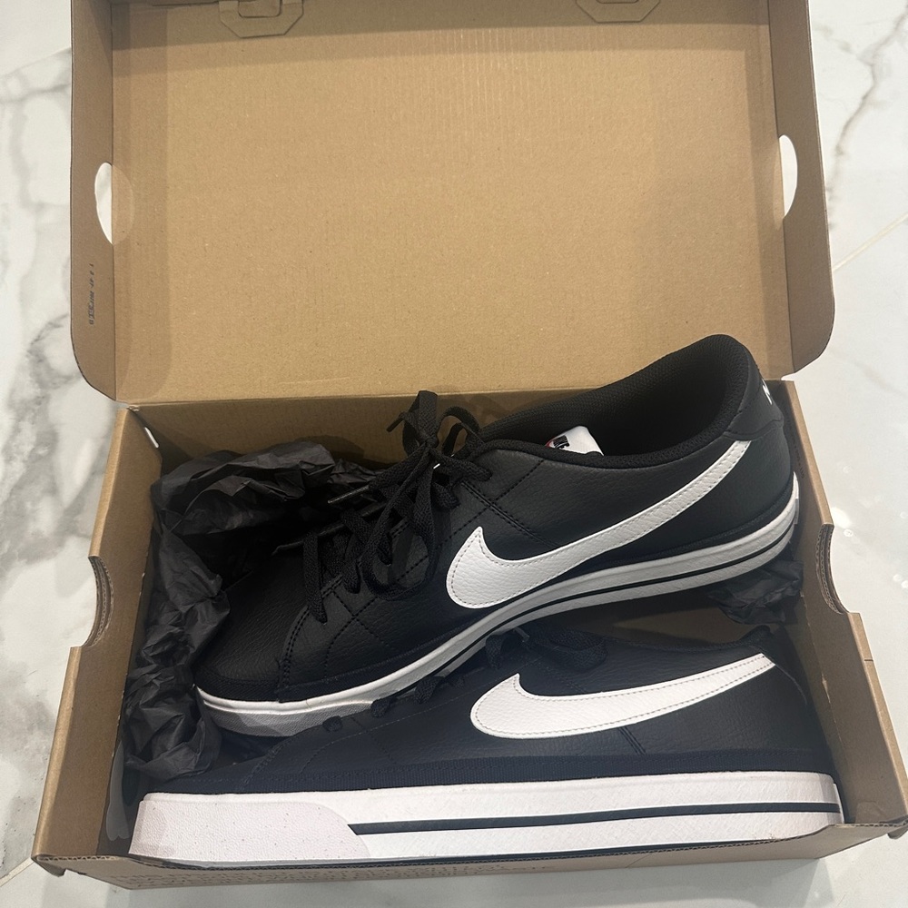 Nike Men's court legacy  Black and White Sneakers
